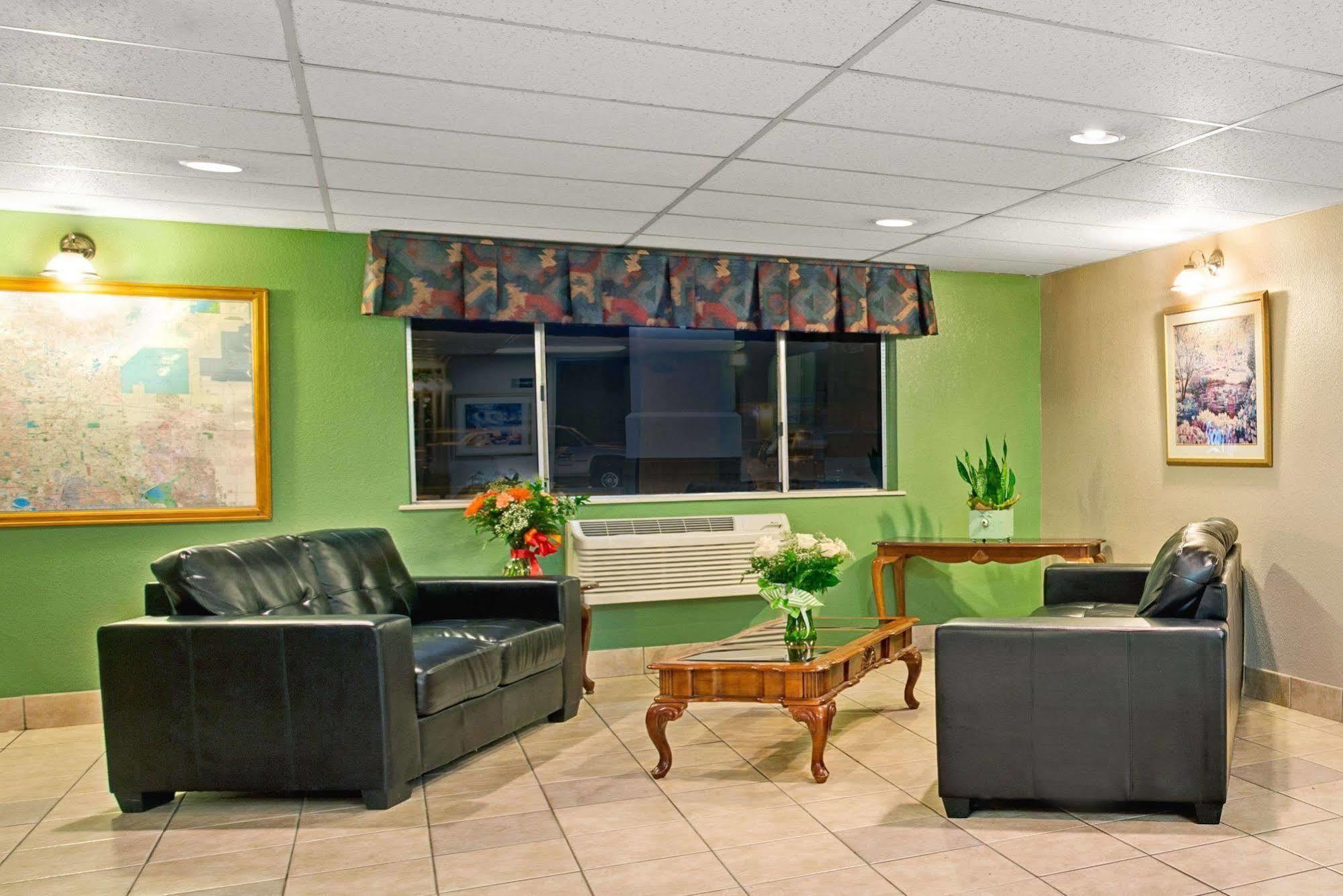 Super 8 By Wyndham Henderson North East Denver Exterior foto