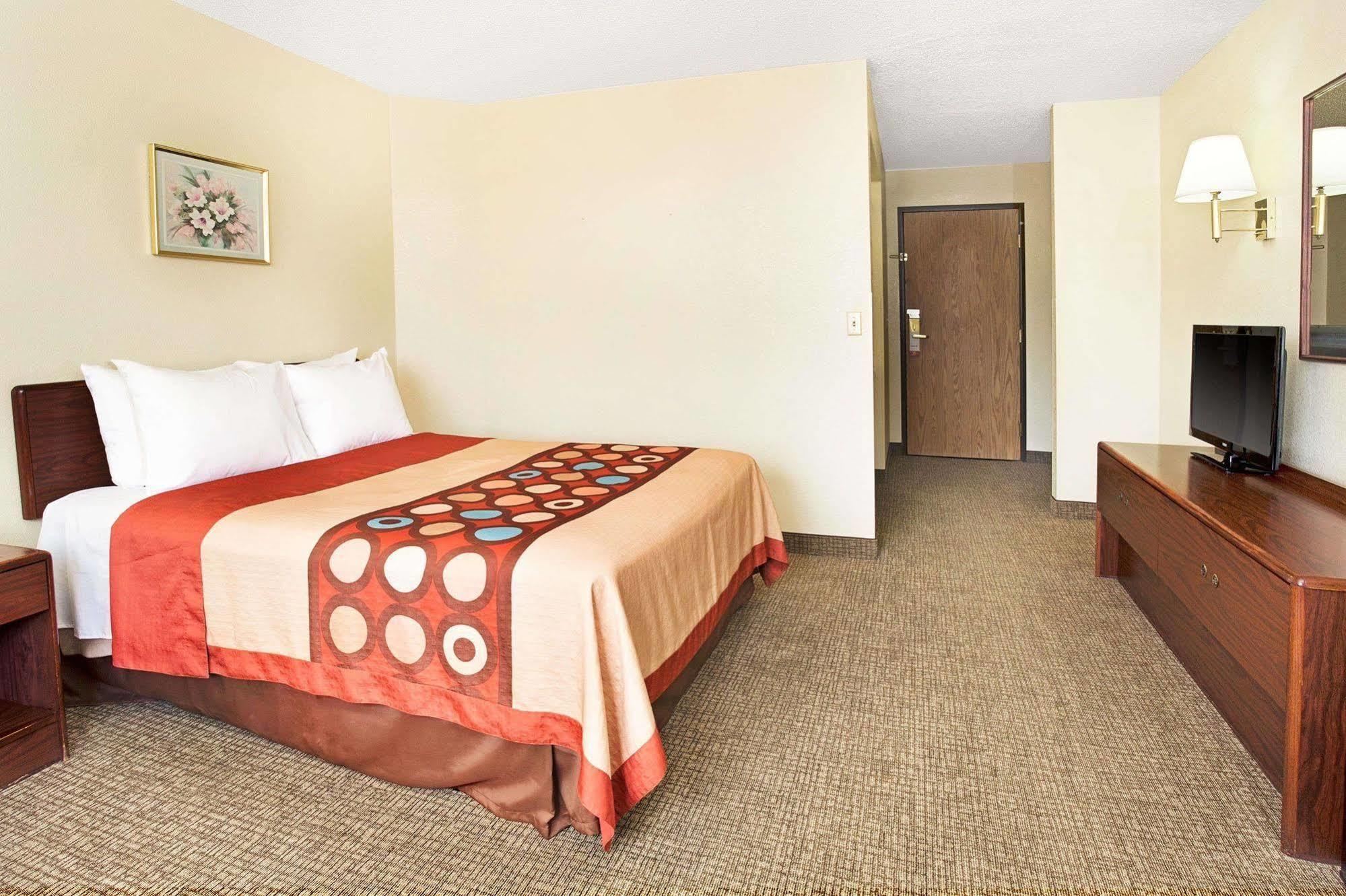 Super 8 By Wyndham Henderson North East Denver Exterior foto